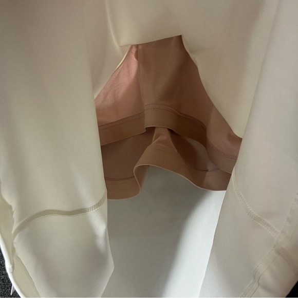 White Nike Swish Built in Bra Tank Top, Womens 1X - Picture 7 of 7